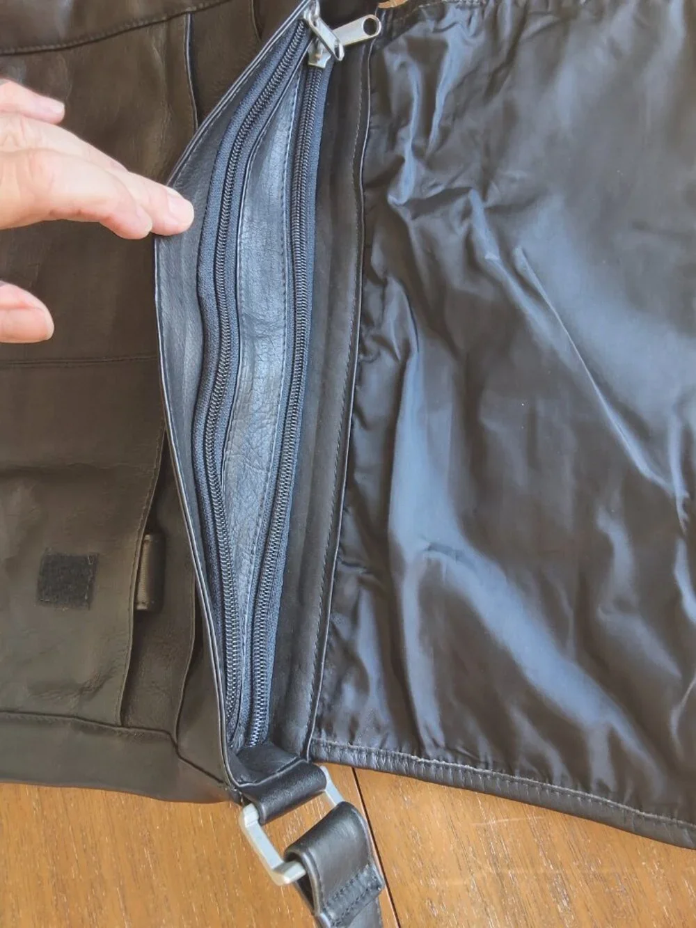 Frye Black Leather Messenger Bag Briefcase